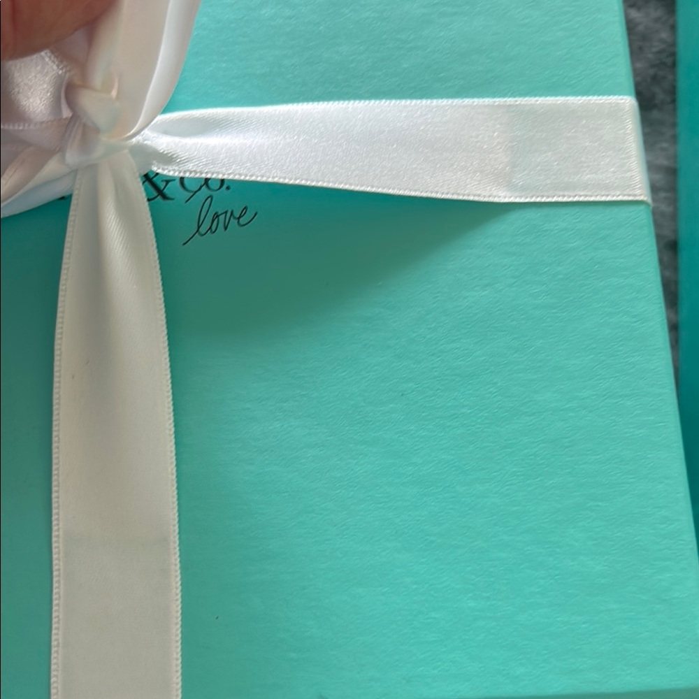 Tiffany & Co Men Bath & Body Set - Picture 3 of 5